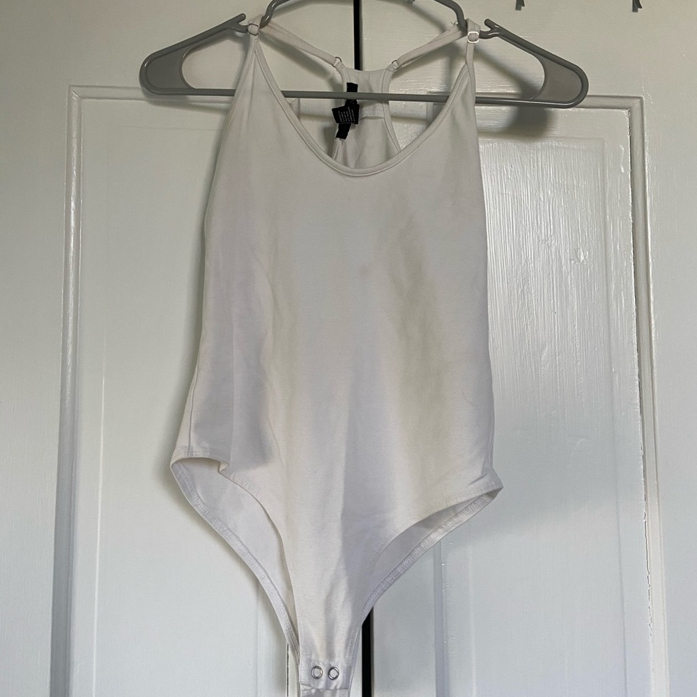 FOREVER 21 WHITE RACERBACK BODY SUIT 🤩🤍